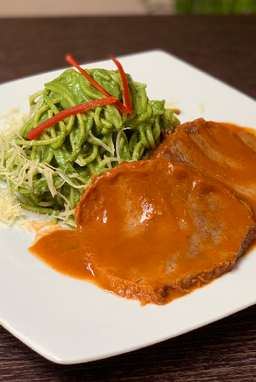 Asado de Res con Spaghetti al Pesto